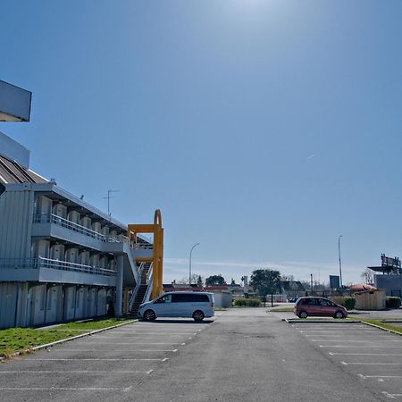 普瑞米尔经典丰特奈特雷希尼酒店 丰特奈·特雷斯格尼 外观 照片