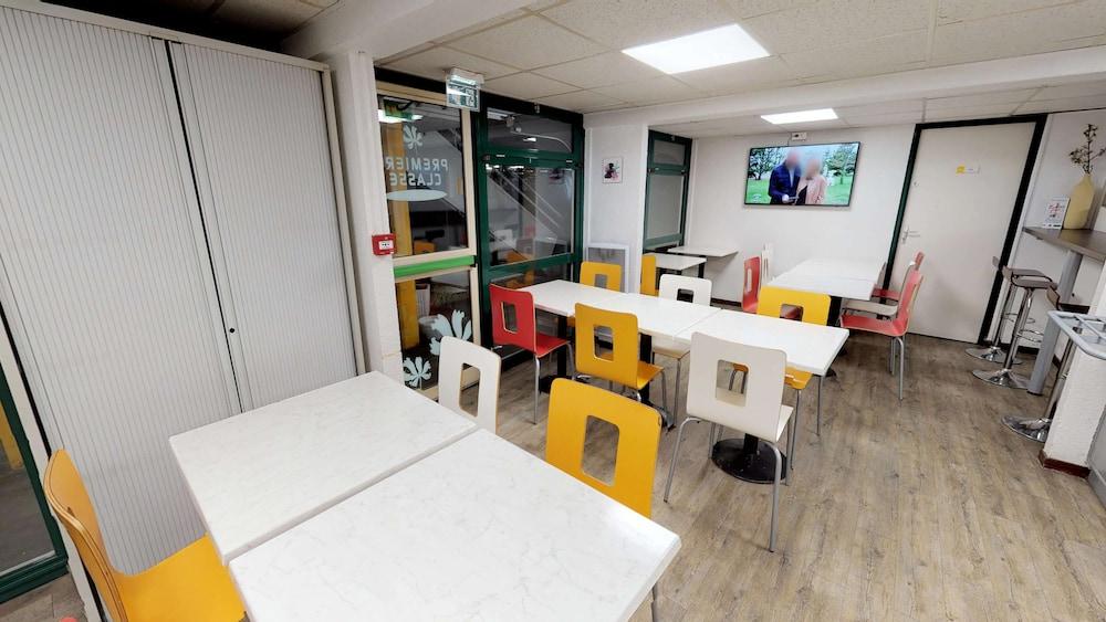 普瑞米尔经典丰特奈特雷希尼酒店 丰特奈·特雷斯格尼 外观 照片