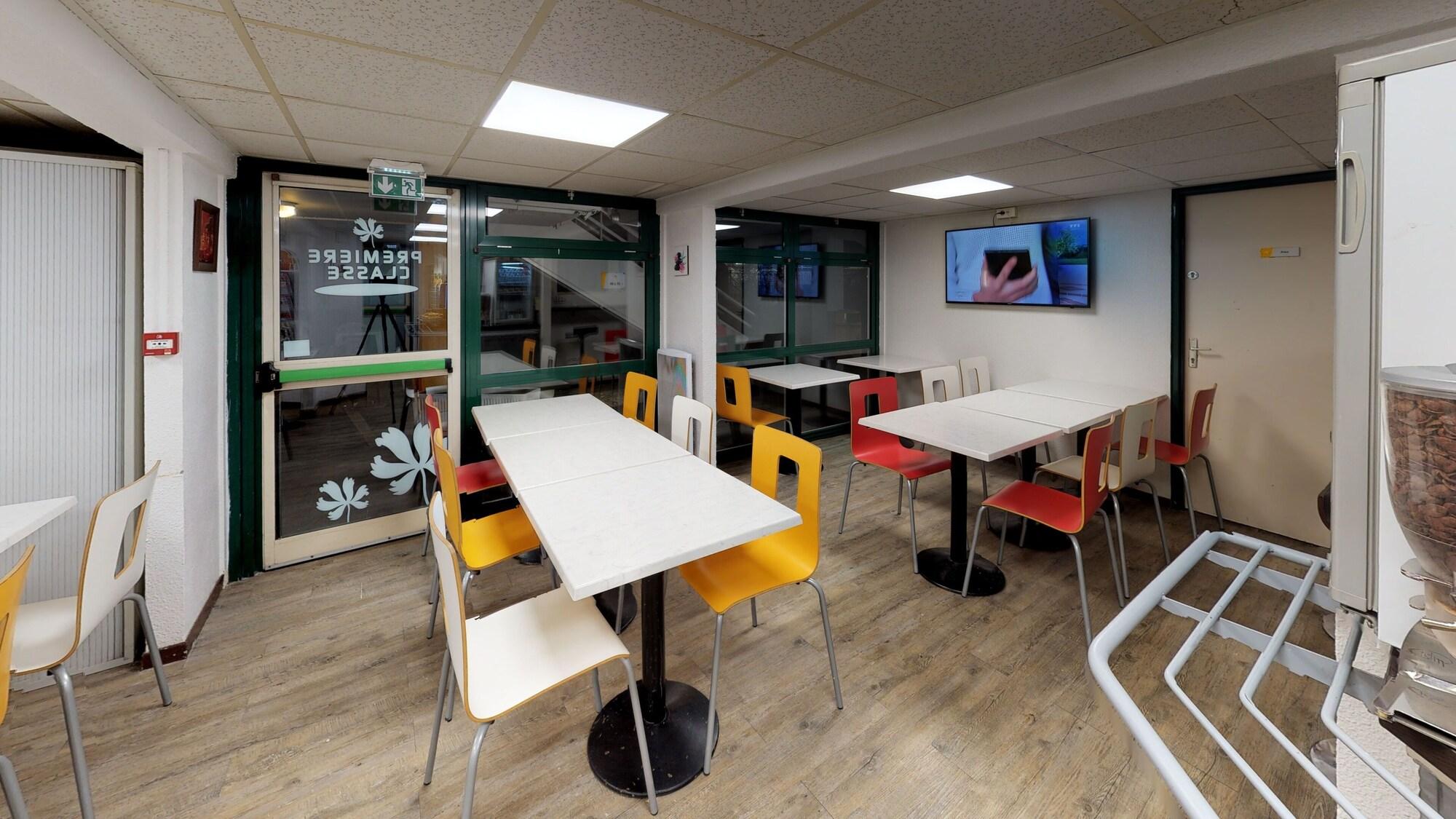 普瑞米尔经典丰特奈特雷希尼酒店 丰特奈·特雷斯格尼 外观 照片